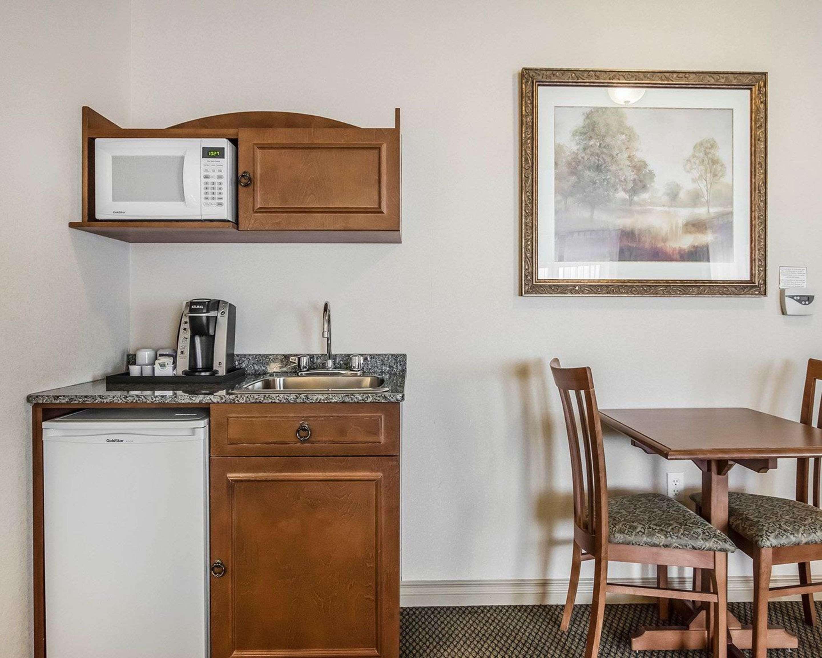 Quality Suites Drummondville Eksteriør billede