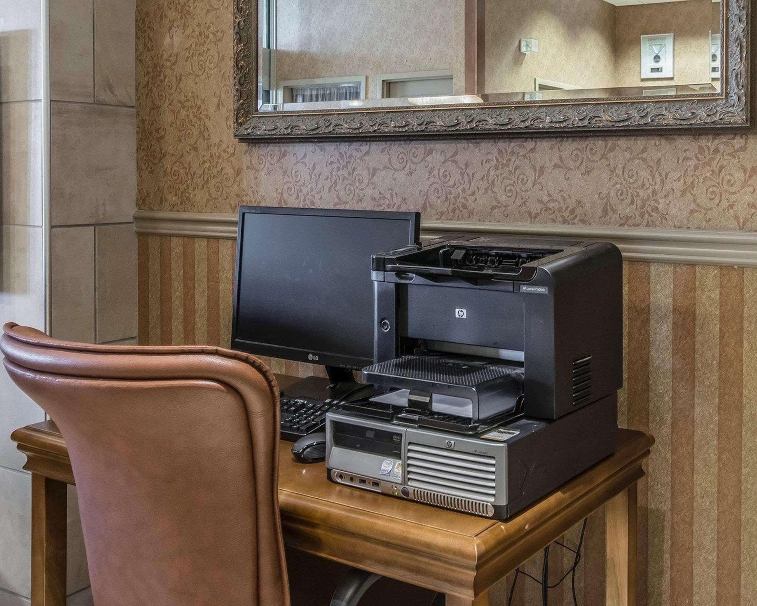 Quality Suites Drummondville Eksteriør billede