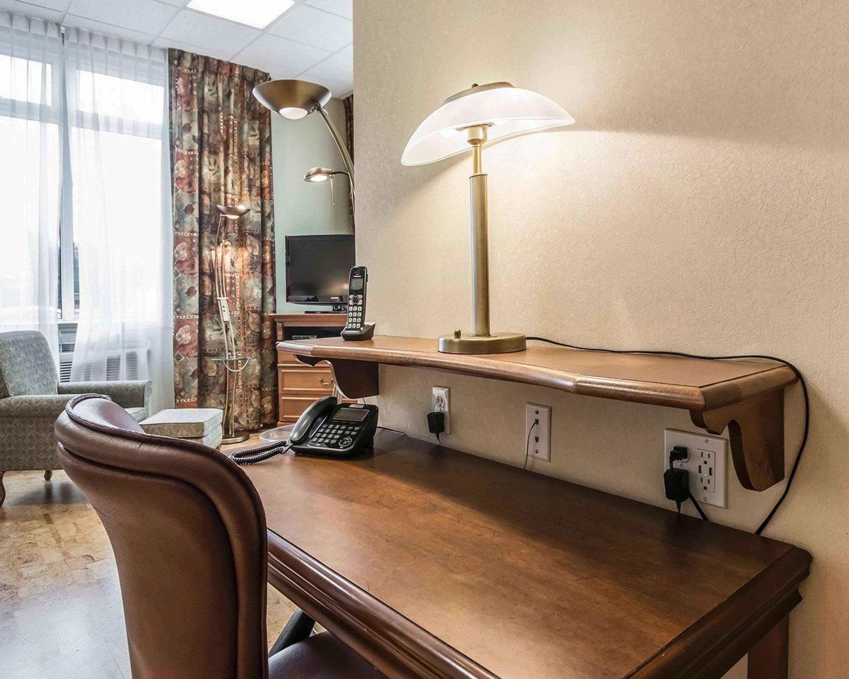 Quality Suites Drummondville Eksteriør billede