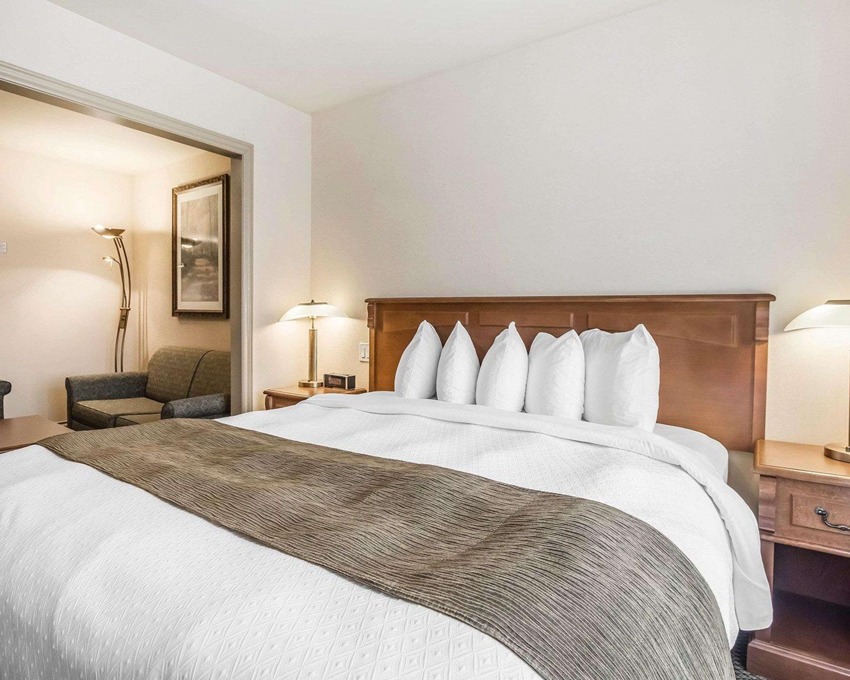 Quality Suites Drummondville Eksteriør billede